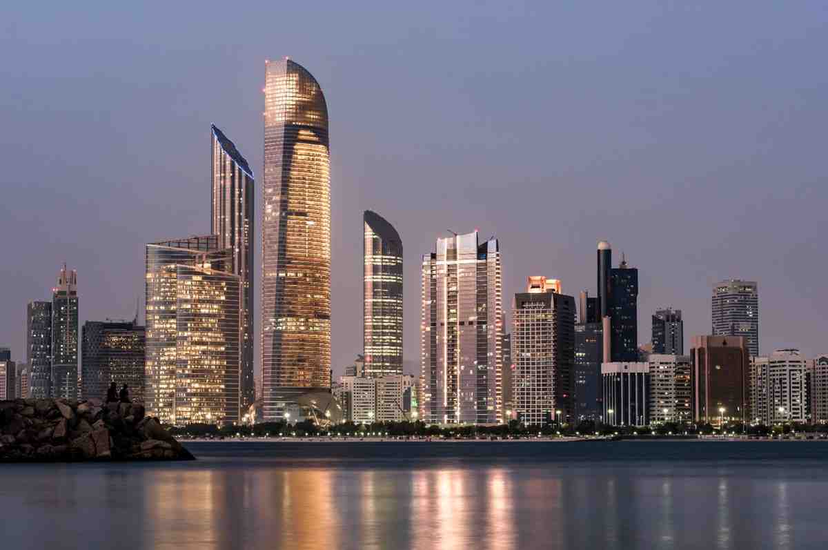 Living in Abu Dhabi: A Practical Guide for Expats Seeking More Space